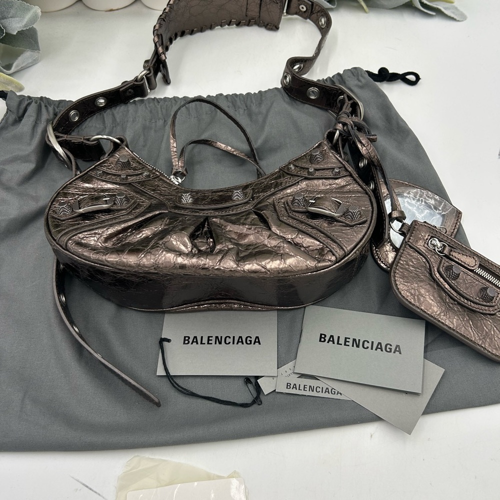 Women's Balenciaga LE CAGOLE XS metallic leather shoulder bag NWT - Picture 2 of 16